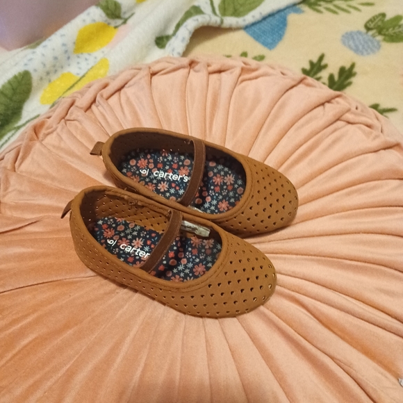 T Girls size 6 heart detail flats - Picture 6 of 6